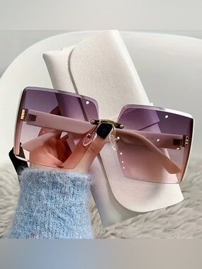 Rimless Gradient Pink Ladies' Sunglasses with Gold Accents
